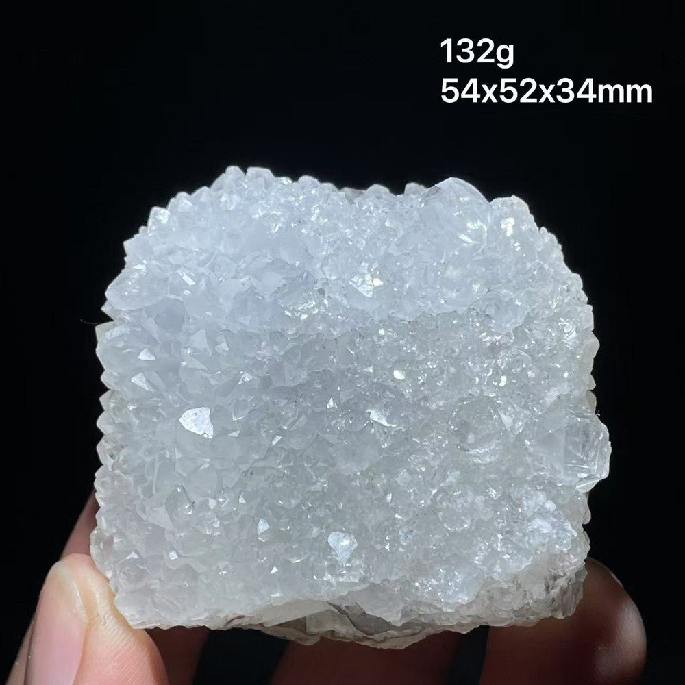 Natural and clean fish eye stone, calcite, fluorescent raw stone from India